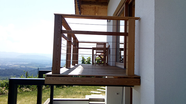 Lesene in kovinske konstrukcije